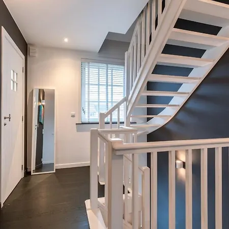 Huswell - Fabulous House For 8 People With Sunny Garden Holiday home