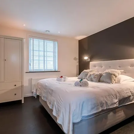 Huswell - Fabulous House For 8 People With Sunny Garden Holiday home
